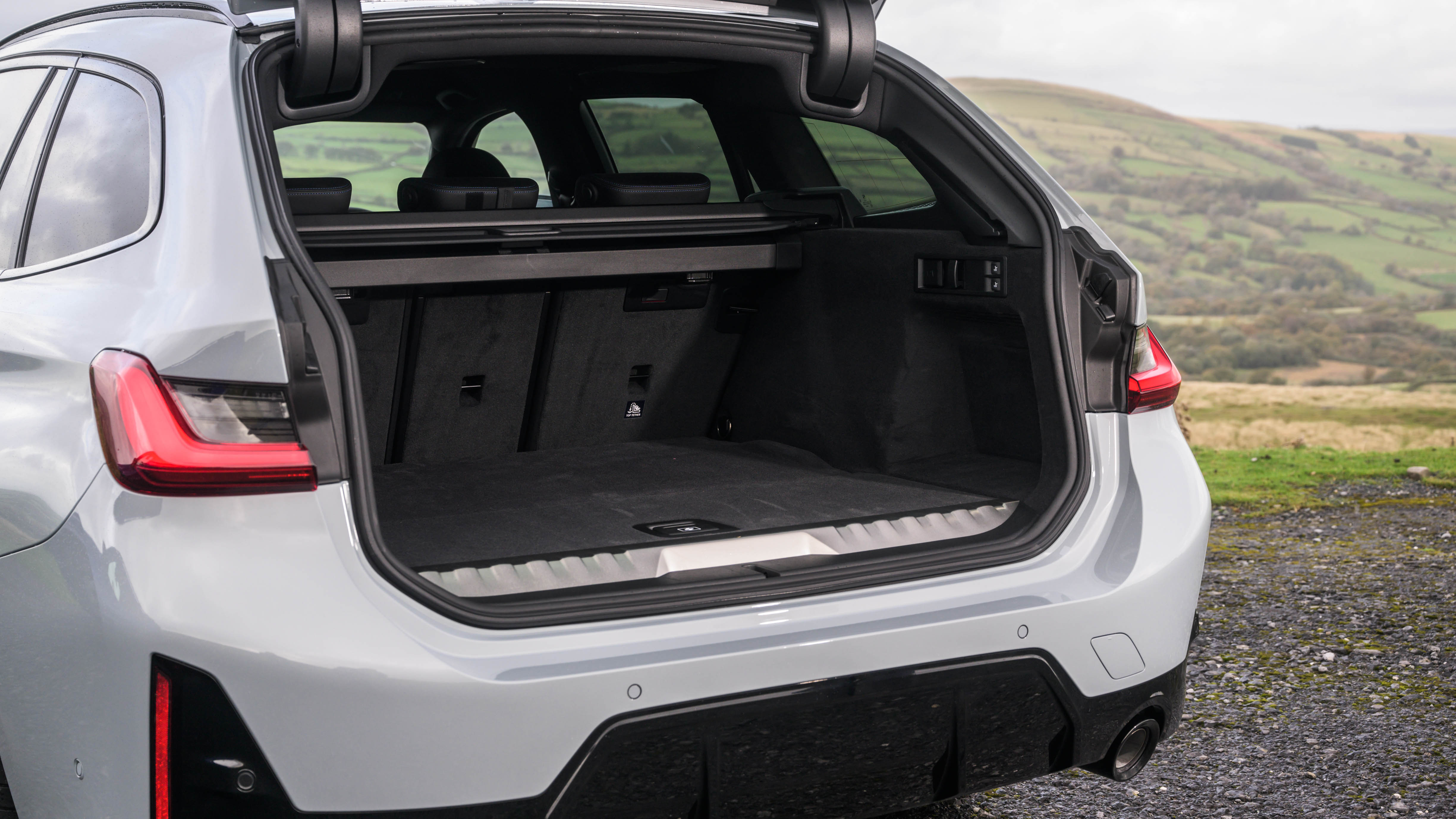 BMW 3 Series - Thumbnail 6