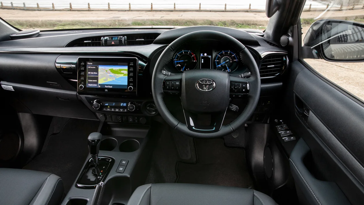 Toyota HiLux - Thumbnail 5